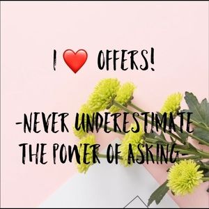 Beautiful things for sale in my closet!!! 👠 👛👗